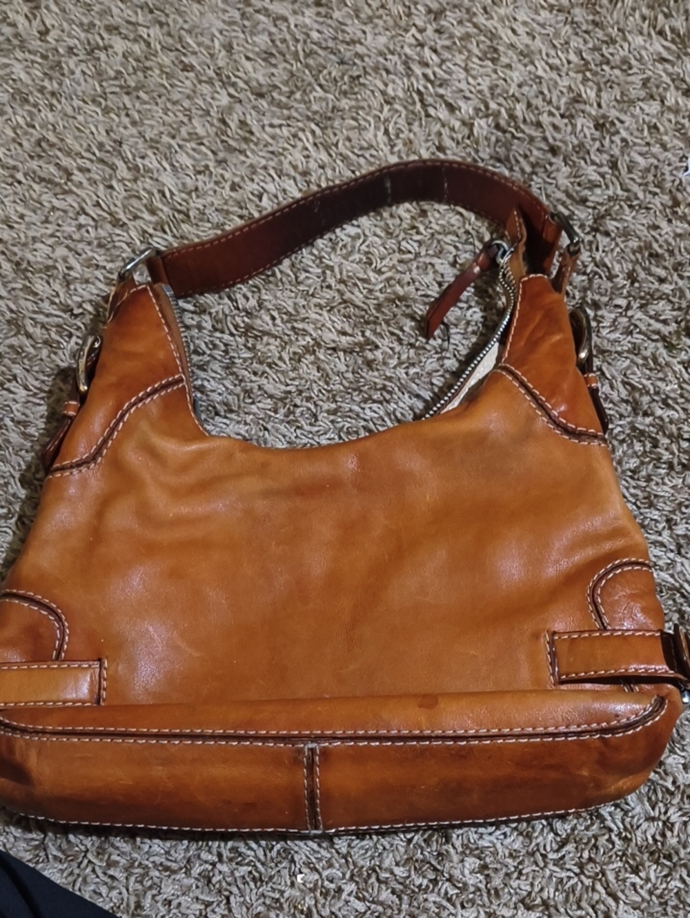 Classic Women's Leather Shoulder Bag - Tan